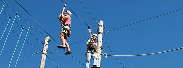 mehr Infos über Outdoor Hochseilgarten erfahren. BAC Outdoor Hochseilgarten